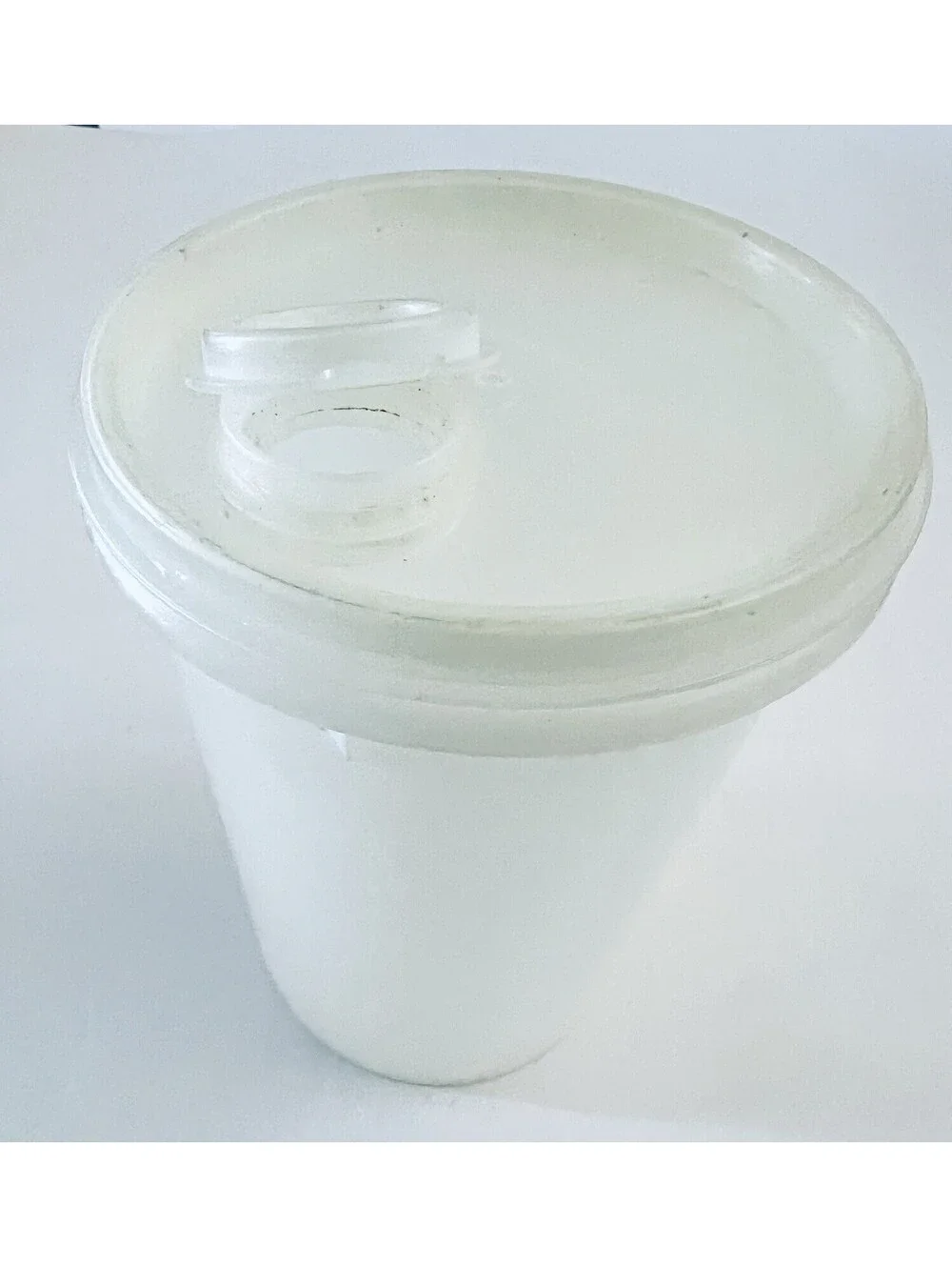 VTG Tupperware Handolier Container 321-1 White Canister w/ Seal #222